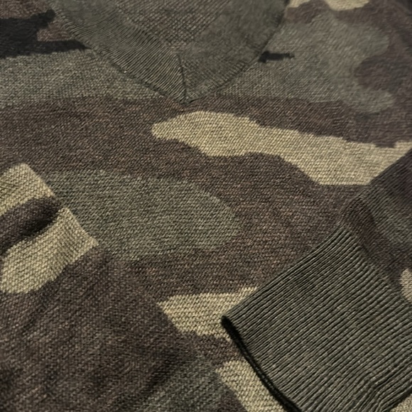 Jonn + Jenn Camo Pullover Sz XS - Picture 3 of 4